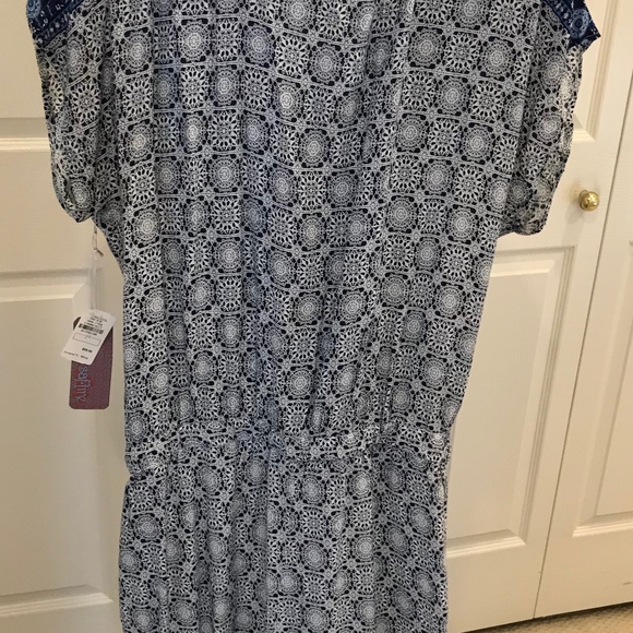 Very Cute Medallion Print Jumpsuit - NWT - Picture 6 of 7